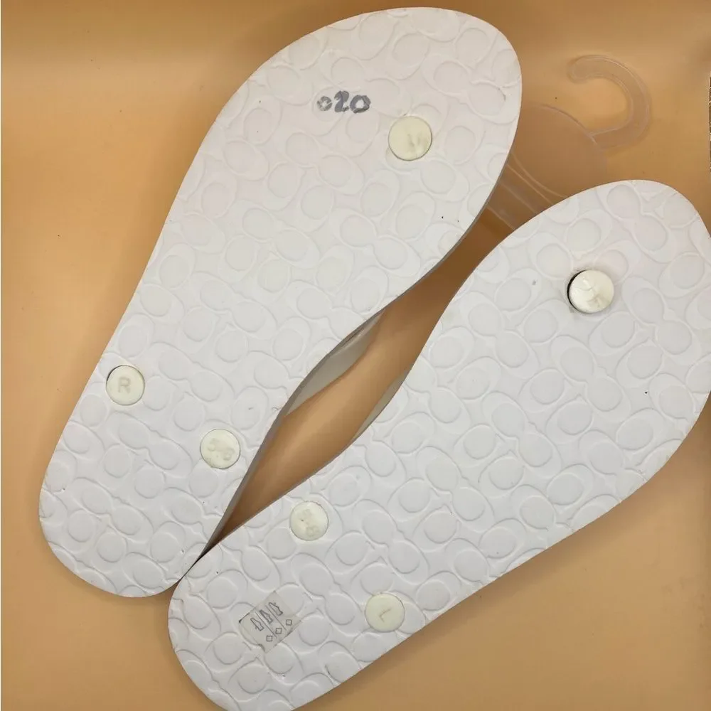 Coach Women’s White Flip Flops Size 6 Great Condition